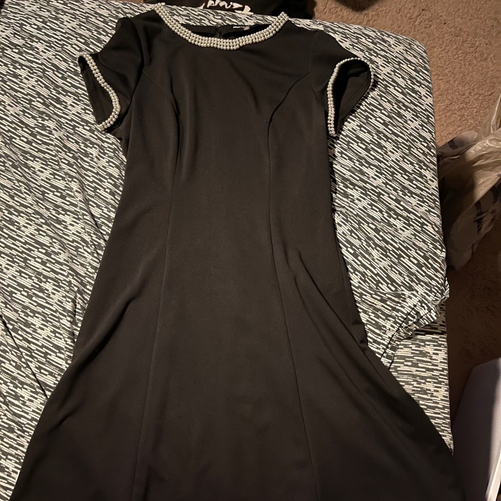 Karl Lagerfeld Dress Triple pearl strand detail
